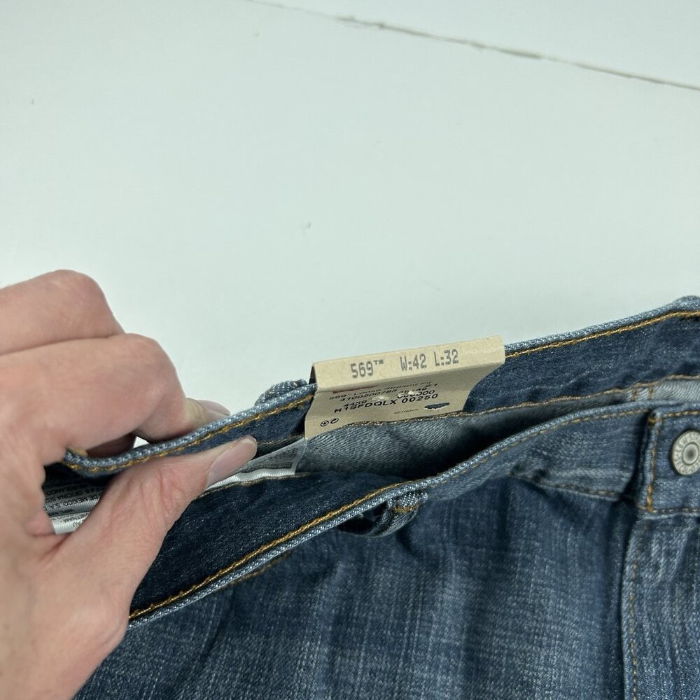 Y2K Levi's 569 Jeans Denim Pants Loose Straight Size 42x32  Dark Wash NWT Baggy - Picture 16 of 16